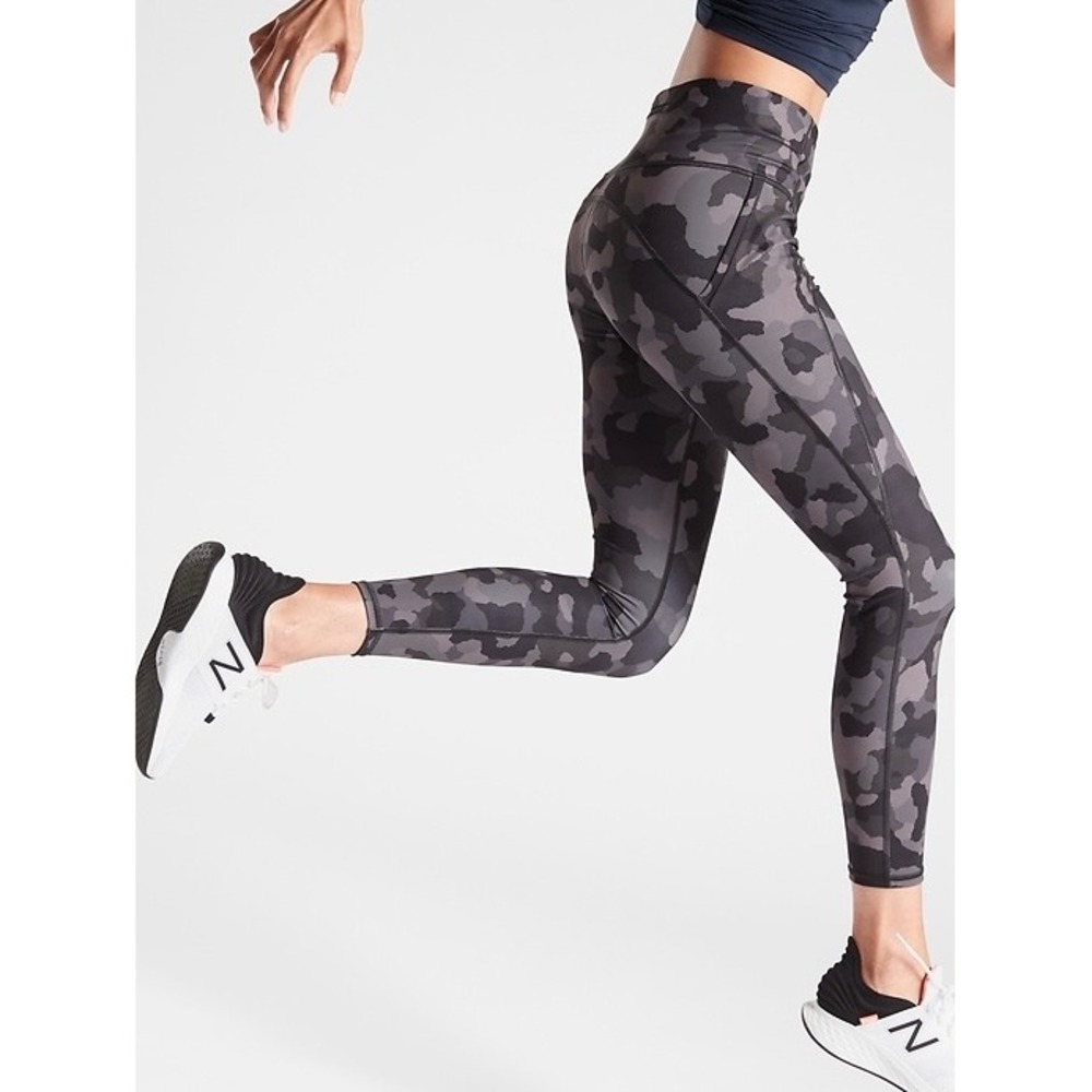 Athleta Lightning 7/8 Camo Tight Leggings Size Small Tall‎
